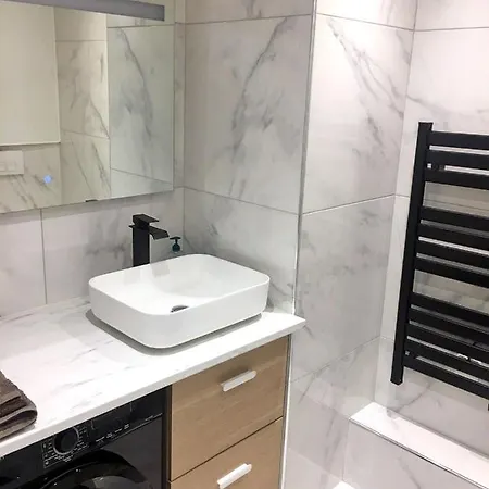 Beachfront On Promenade Des