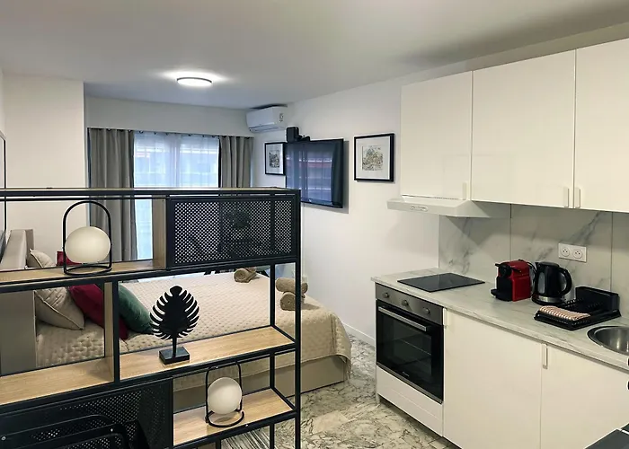 דירה Beachfront On Promenade Des *